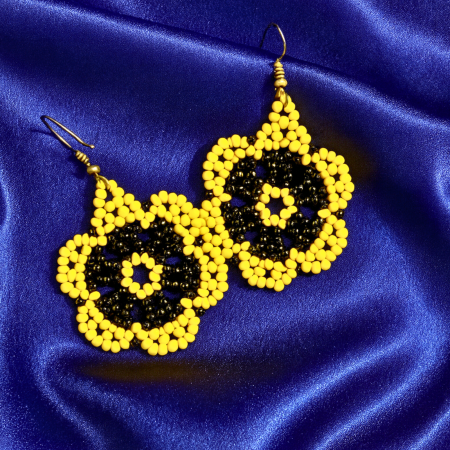 Cercei cu tortiță - Cercei Flori Galbene din Mărgele