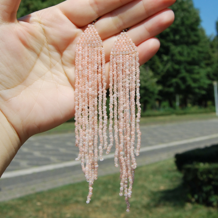 Cercei lungi handmade din mărgele de sticlă nude 14.7 cm [6]