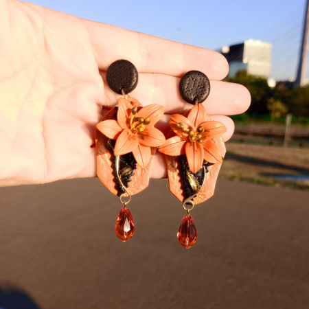 Cercei lungi tip șurub cu flori de crin portocaliu [3]