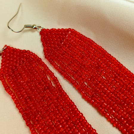 Cercei lungi margele - Cercei Rosu Intens – Eleganta si rafinament in fiecare detaliu