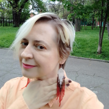 Cercei Rosu si Alb – Eleganta și rafinament in fiecare detaliu [3]