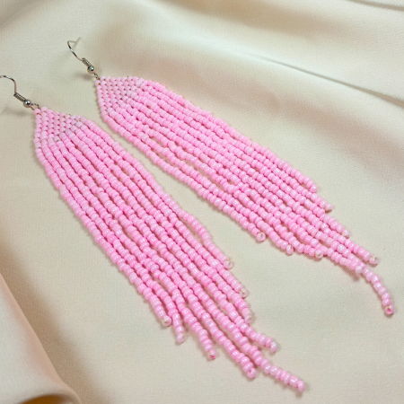 Cercei lungi margele - Cercei Roz Delicat – strălucire feminină în mișcare