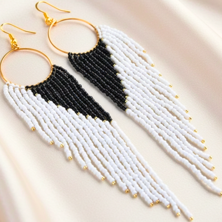 Cercei lungi margele - Cercei statement lungi alb cu negru