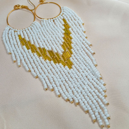 Cercei statement lungi albi cu galben auriu [4]