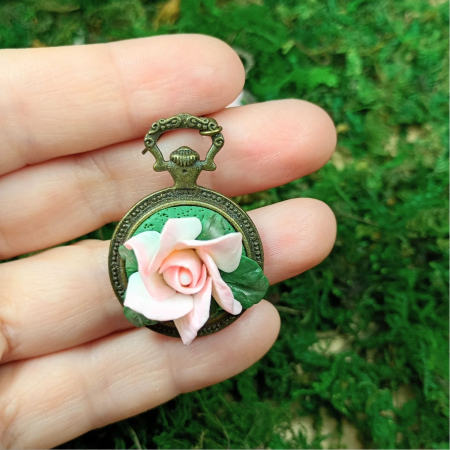 Cercei vintage cu trandafiri roz din argilă polimerică pe bază bronz antichizat [4]