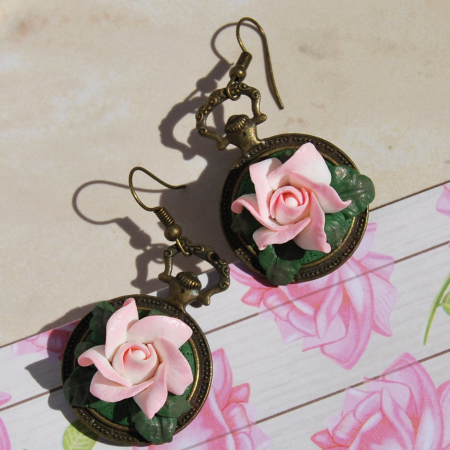 Cercei vintage cu trandafiri roz din argilă polimerică pe bază bronz antichizat [7]