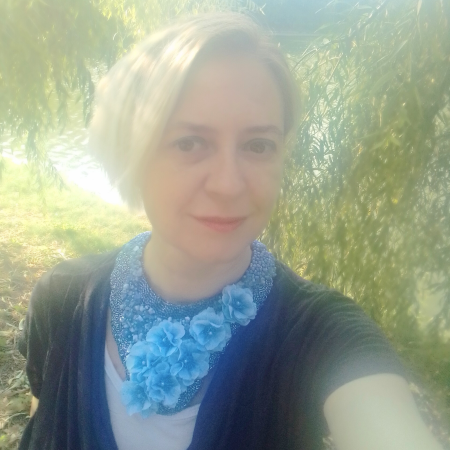 Colier statement Blue Garden cu flori albastre și mărgele cusute manual – UNICAT [17]