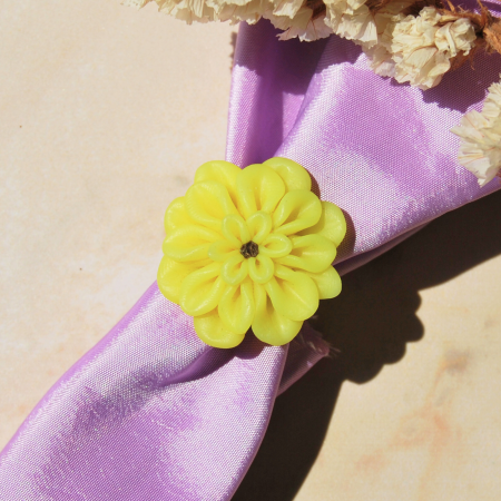 Inel reglabil cu floare dalie galbenă [1]