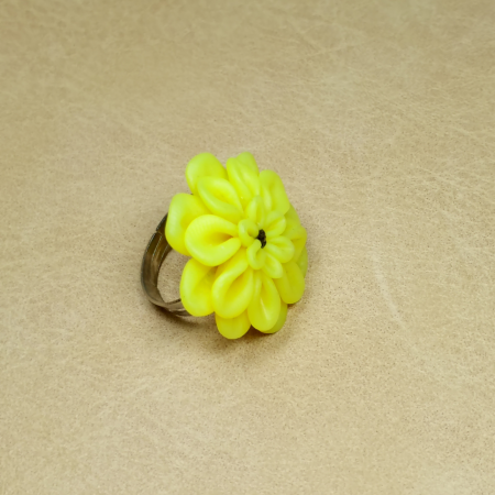 Inel reglabil cu floare dalie galbenă [12]