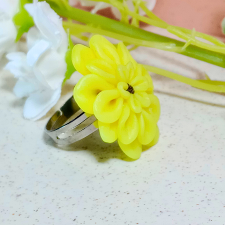 Inel reglabil cu floare dalie galbenă [7]