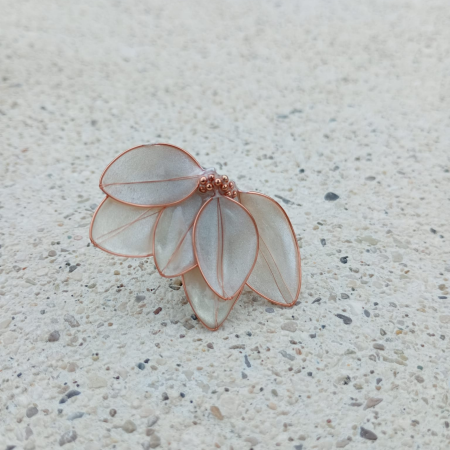 Inel Statement Floare Albă – Elegant și Ușor [2]