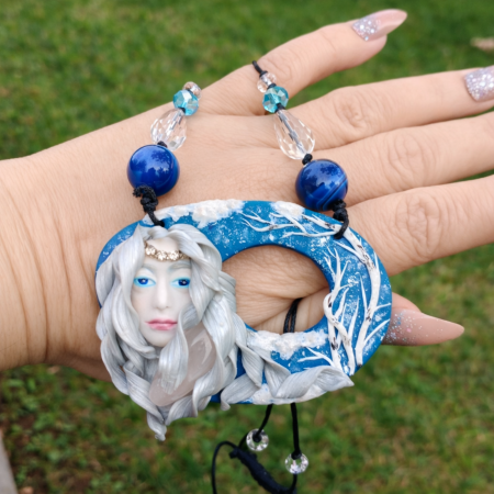 Colecția Zâne - Pandantiv UNICAT „Zâna Iernii” – argilă polimerică si cuart, lucrat manual