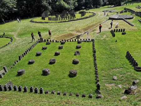 ÎN NATURĂ - Cetățile dacice din Transilvania