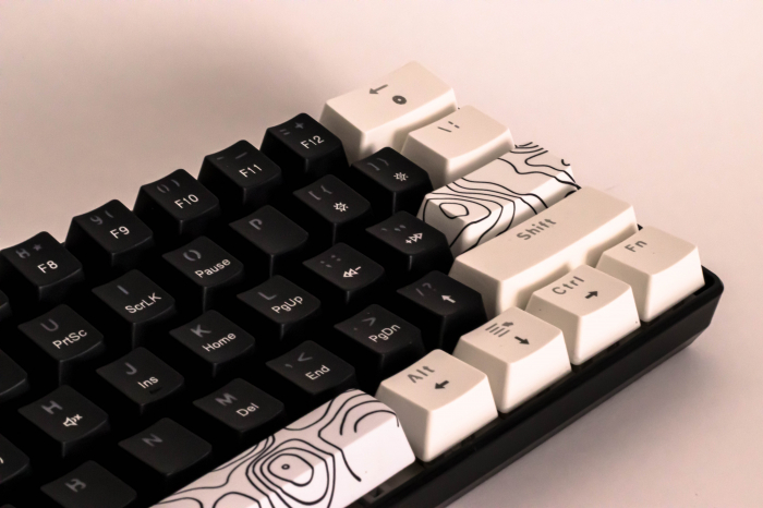 Tastatură mecanică gaming V900, compactă 60%, iluminare RGB, negru [11]