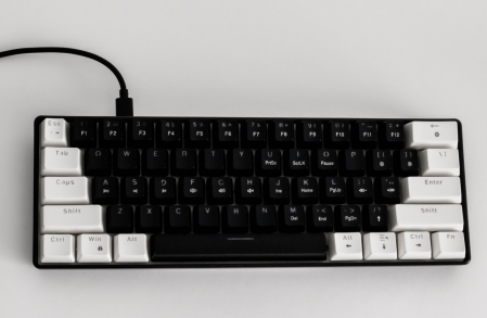 Tastatură mecanică gaming V900, compactă 60%, iluminare RGB, negru [1]