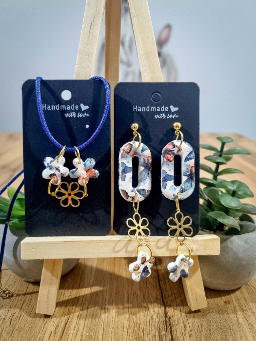 Cercei si pandant Paper Print [1]