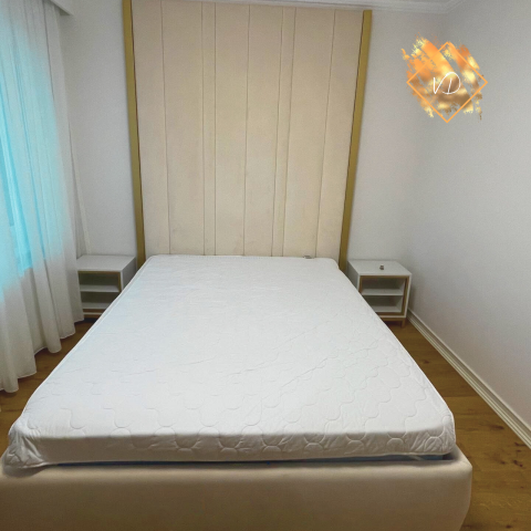 Paturi tapițate - Pat tapițat Empress