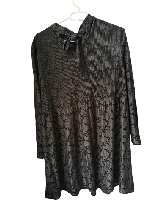 Rochie elegantă de damă cu dantelă florală și guler decorativ [1]