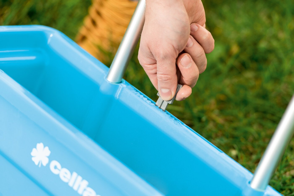 Dispozitiv imprastiat seminte si ingrasamant cu roti Cellfast [4]