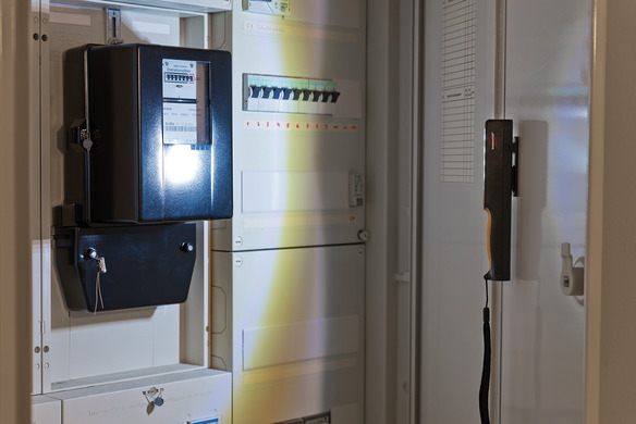 Lanterna de Lucru LED Brennenstuhl 1175890, LED, 200 +150 Lumeni, 4+1 SMD LED,  Acumulator 1600mAh, Autonomie 3.5 ore [7]