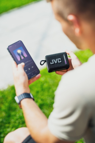 Boxa portabila JVC XS-E114B, radio FM, Bluetooth, IPX6, Litiu-ion 3,7 V / 2000 mAh, negru [8]