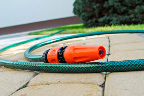 Set furtun gradina irigat 3 straturi cu armatura ECONOMIC Cellfast ,3 4   20m, stropitor, conector [2]