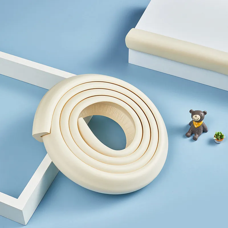 Living si Dormitor - Banda de siguranta tip "coltar" pentru protectii muchii sau colturi in locuinta, lungime 2m