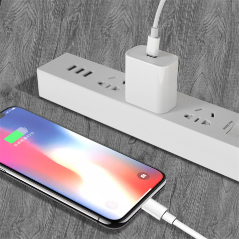 Cablu de date si incarcare USB-C la Lightning [1]