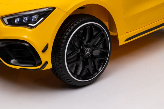 Mașină Electrică pentru Copii Mercedes CLA 45S AMG 4x4 12V 180W Galben [13]