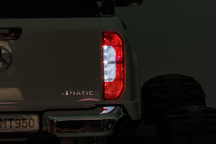 Mașină Electrică pentru Copii Mercedes 4x4 12V 180W Alb [26]