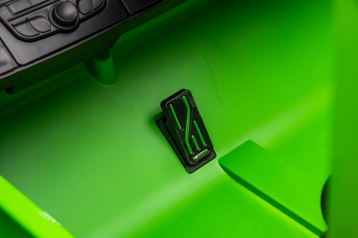 Mașină Electrică pentru Copii Mercedes G63 XXL 4x4 24V 4x200W Verde [17]