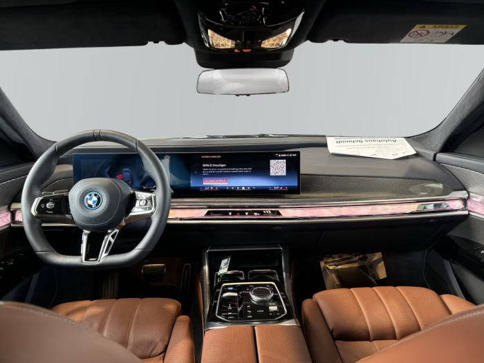 BMW i7 - 1499Euro - xDrive60 Sedan 804 Pachet sport M, Sky-Lounge,IconicGlow, DrivAProf, ParkAProf, Head-Up [3]