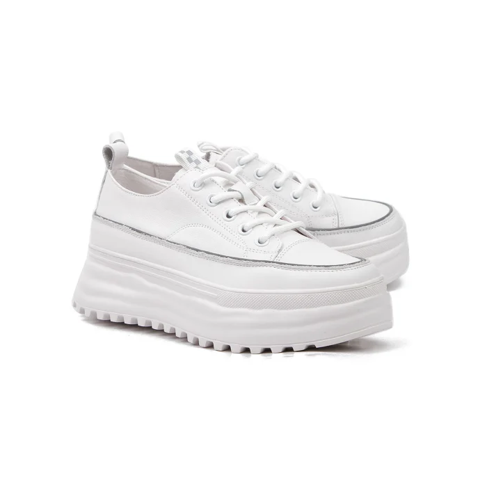 22195 WHITE 37 BETINA W [3]