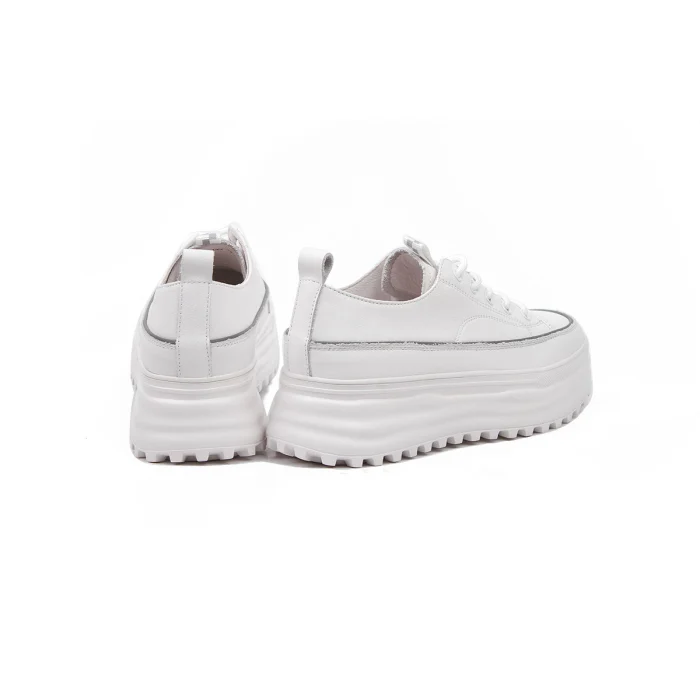 22195 WHITE 37 BETINA W [2]