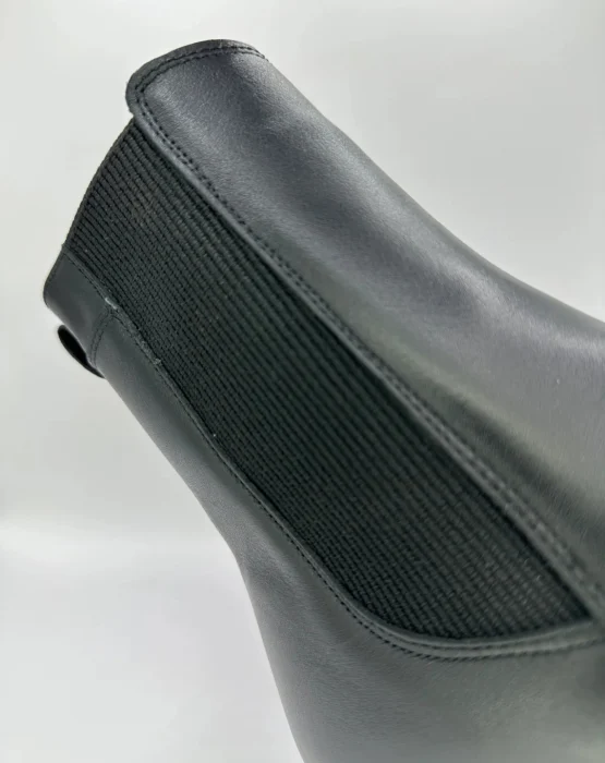 33353 N BLACK 37 NICOLIS W [5]