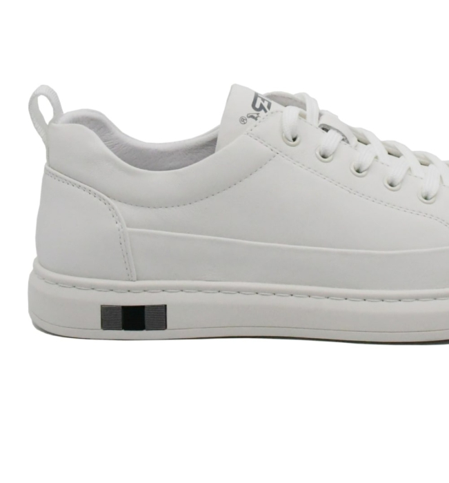 J2J220019B 13 - N WHITE 41 OTTER MAN [3]