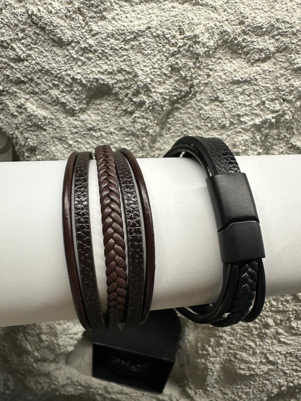 Bratari piele cu inchidere magnet negru [5]