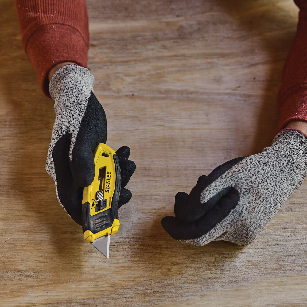 Stanley STHT10432-0, Cutter compact cu lama retractabila, 135mm + o lama trapezoidala 62mm [8]