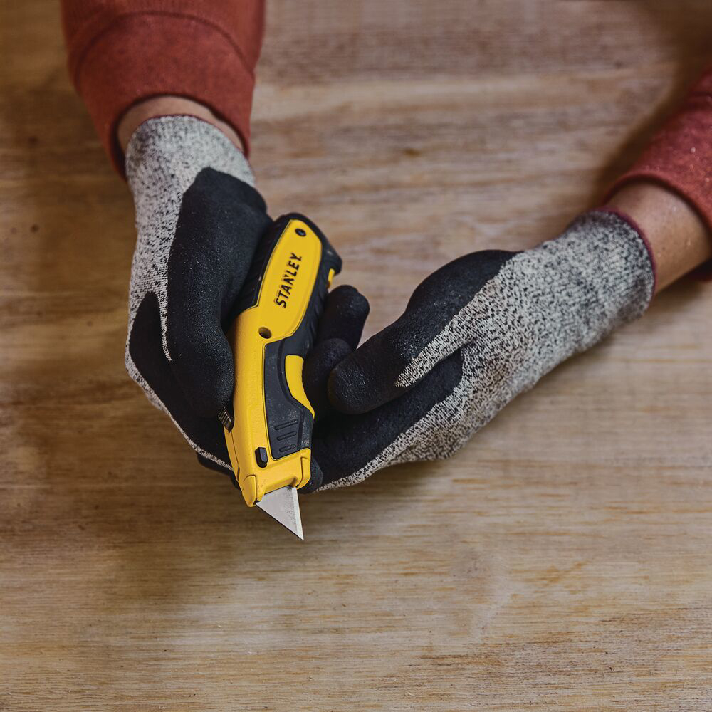 Stanley STHT10479-0, Cutter Premium cu lama retractabila, 175mm + 3 lame trapezoidale 62mm [10]