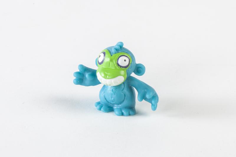 "Zomlings - blister cu o figurinaFigurinele Zomlings invadeaza locurile de joaca de pretutindeni!Creează-ți propriul oraș Zomlings. Plasează multe figurine. Este oîntreagă lume pe care o poți colecțio [4]