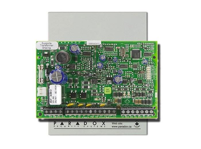 Protectie la efractie - Modul de control acces: 4 fire conexiuni pentru 1 uşă: cititor de cartelă, REX, contact de uşă şi ieşire de yală; compatibil cu cititoarele Wiegand 26-bit sau Paradox pe 4 fire: R910 / R915; acces cu 