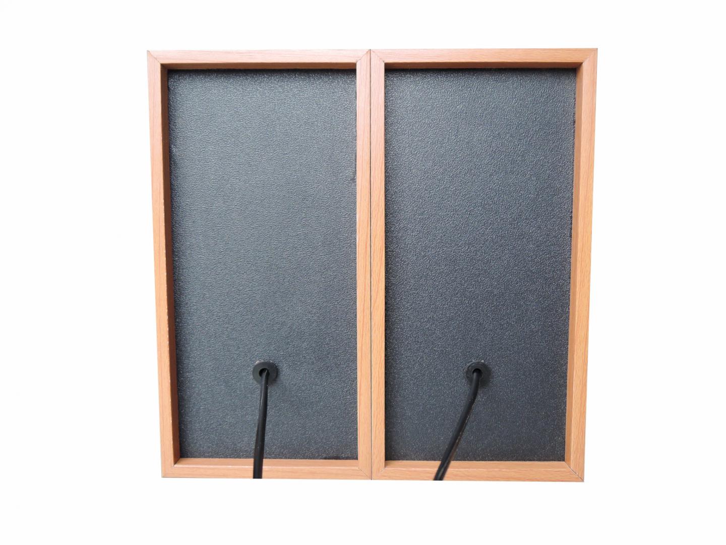 Boxa Serioux, 2.0 SoundBoost 2000C, 6W, frecvența raspuns: 100Hz- 18KHZ,raport semnal/zgomot: 70 dB, conexiune: jack 3,5 mm, alimentare: USB 5V1A, carcasă din lemn [4]