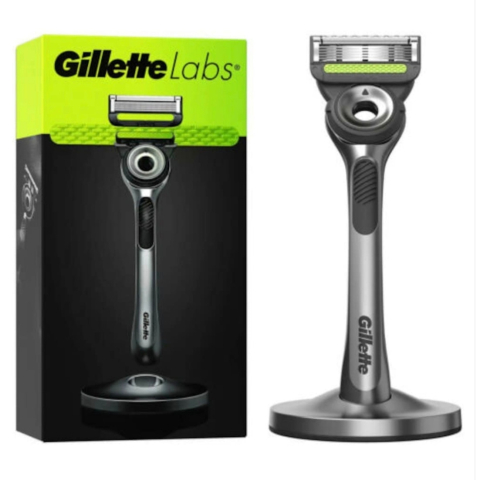 Barbati - Aparat de ras Gillette Labs cu bara exfolianta, 1 rezerva, suport magnetic