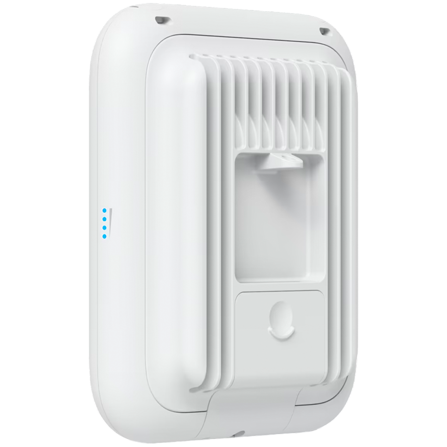 Ubiquiti U7-PRO-OUTDOOR WiFi 7, 6 spatial streams, 465 m2 open space coverage with the integrated directional super antenna, Powered using PoE+, 2.5 GbE uplink [4]