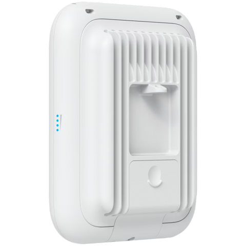 Ubiquiti U7-PRO-OUTDOOR WiFi 7, 6 spatial streams, 465 m2 open space coverage with the integrated directional super antenna, Powered using PoE+, 2.5 GbE uplink [3]