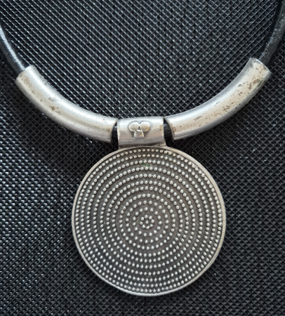 Colier Statement Vintage cu Pandantiv Rotund [5]