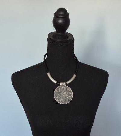 Colier Statement Vintage cu Pandantiv Rotund [8]