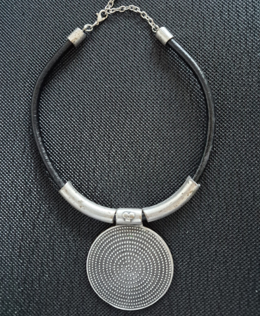 Colier Statement Vintage cu Pandantiv Rotund [4]