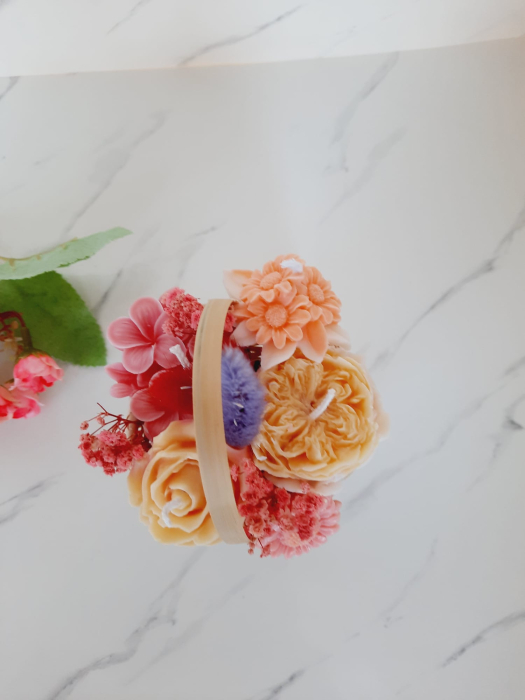 Cosulet cu flori din ceara [2]