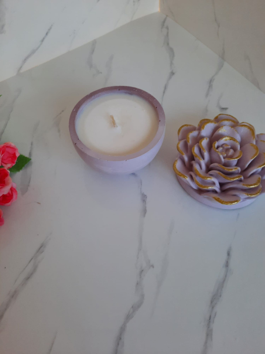 Lumanare in recipient crizantema mov [2]